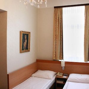 Economy Kamer met Twee Aparte Bedden